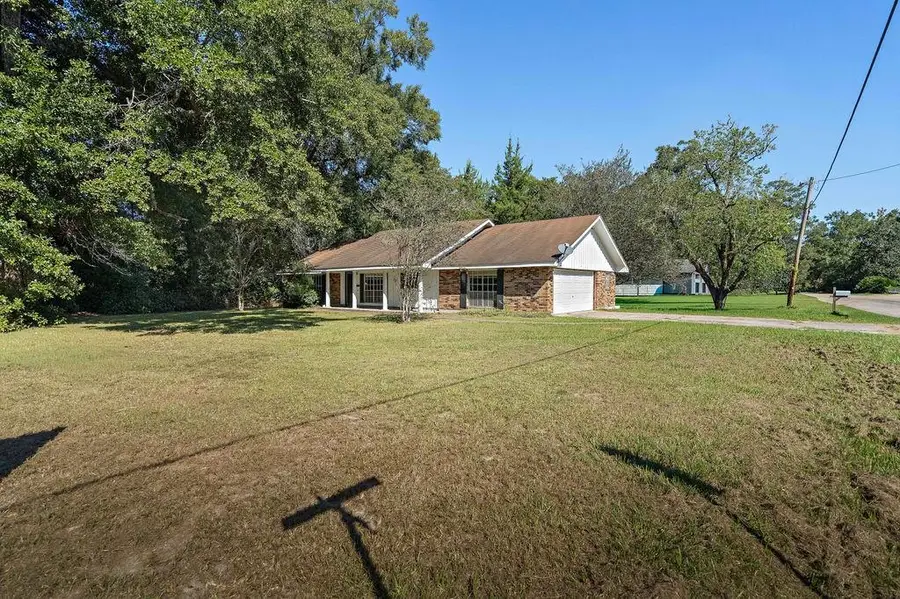 1011 W 10th Street, Bogalusa, LA 70427 - #2