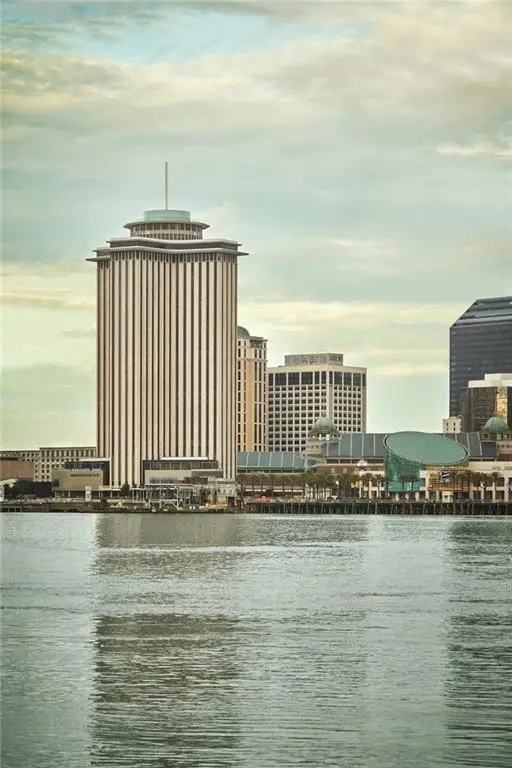 2 Canal Street, New Orleans, LA 70130 - #2