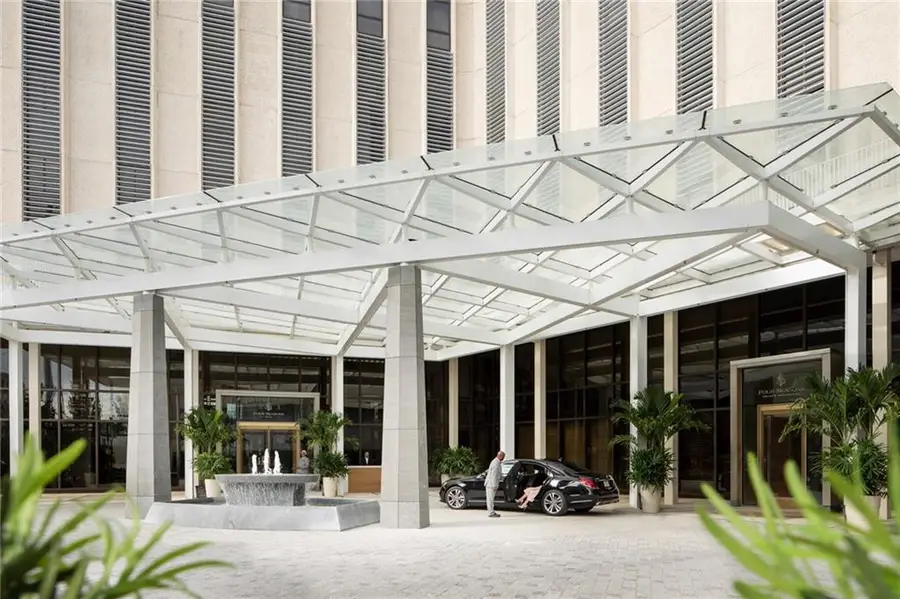 2 Canal Street, New Orleans, LA 70130 - #3