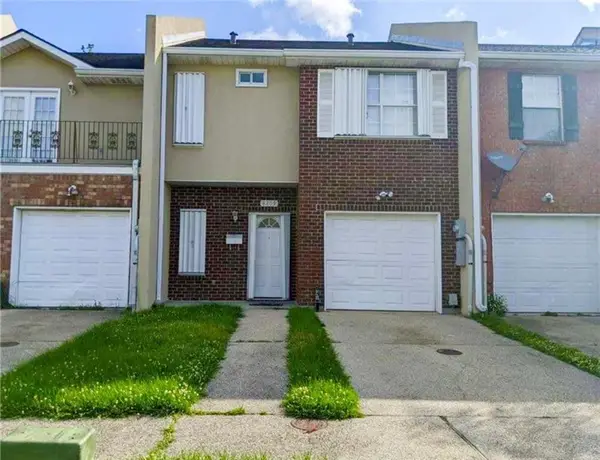 8209 Edinburgh Street, New Orleans, LA 70118