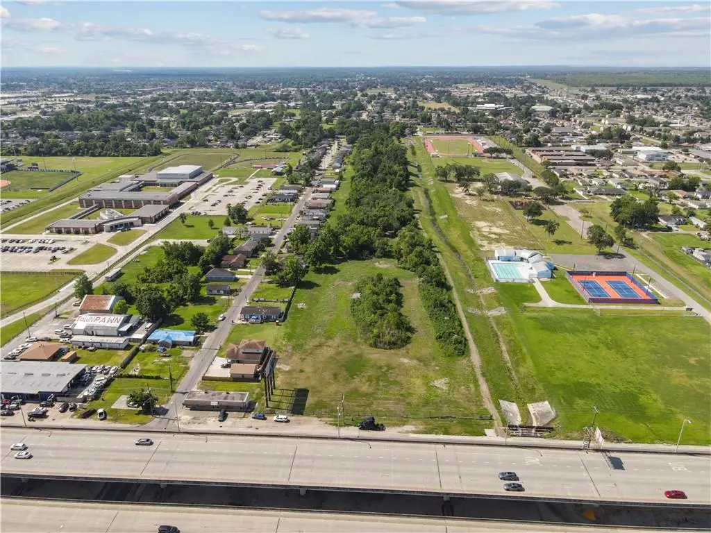 5731 Westbank Expressway, Marrero, LA 70072 - #1
