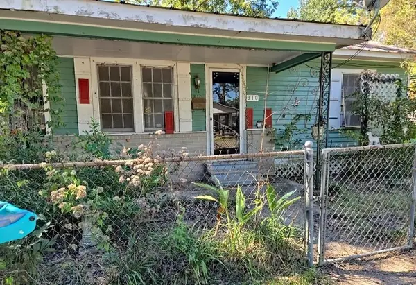 310 W Oak Street, Ville Platte, LA 70586