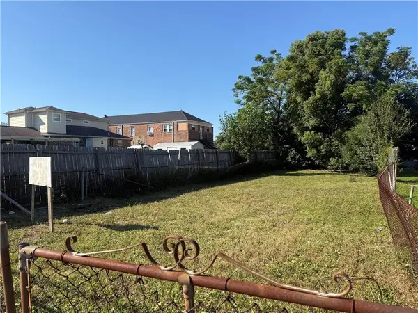 1313 Senate Street, New Orleans, LA 70122