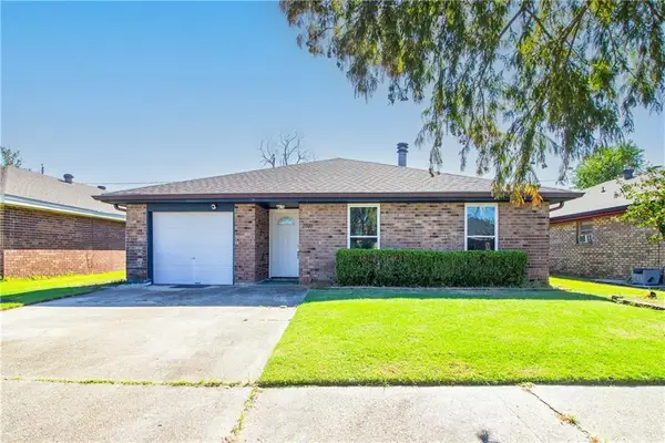 2320 Williamsburg Drive, Laplace, LA 70068