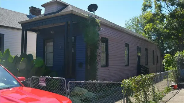 5436 Burgundy Street, New Orleans, LA 70117