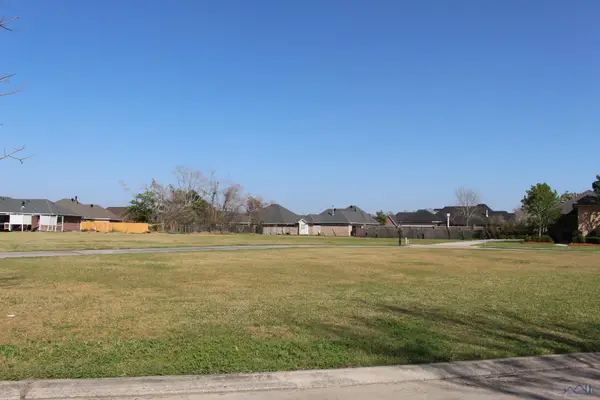 322 Rue Saint Rachel, Houma, LA 70360