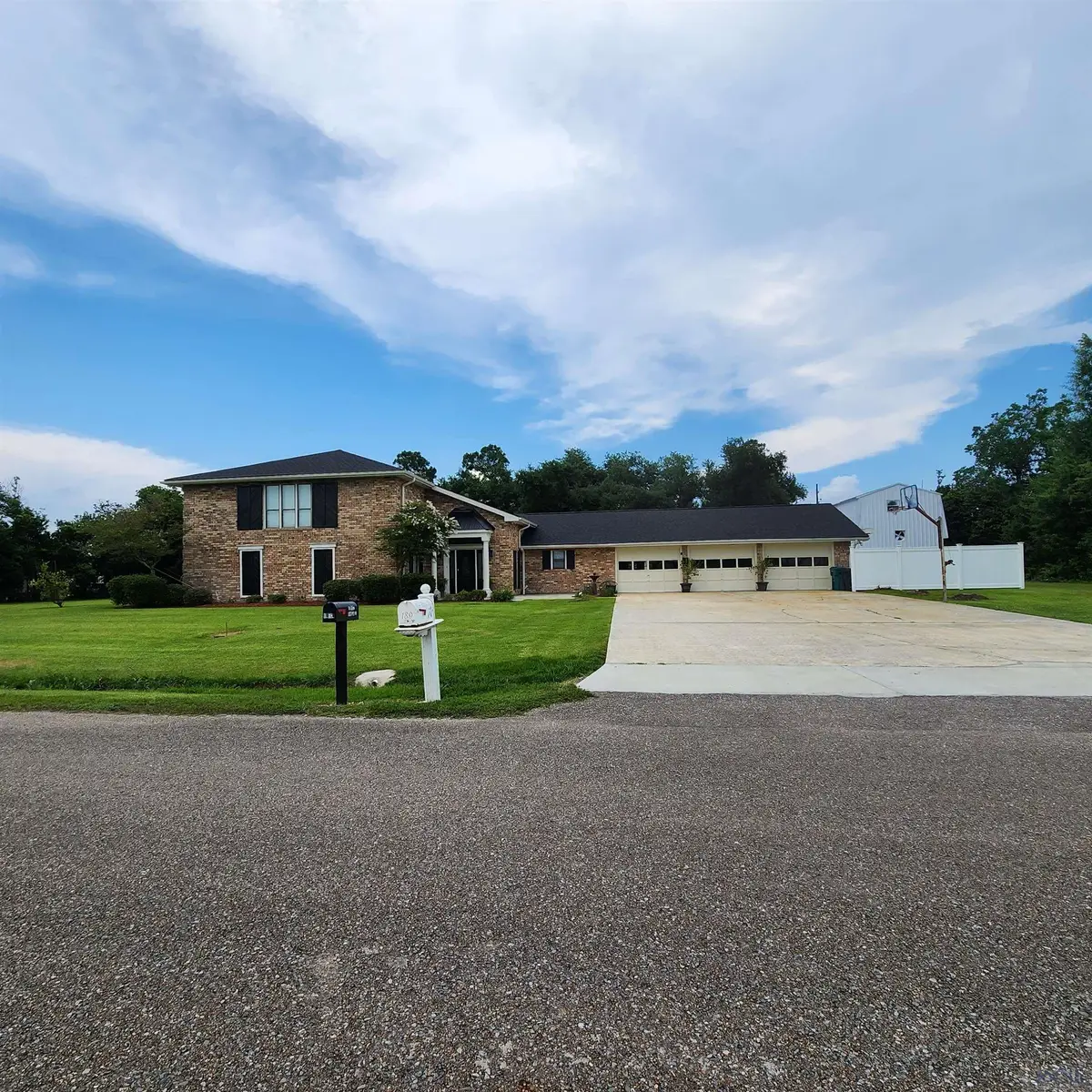 189 Palm Ave, Larose, LA 70373 - #1