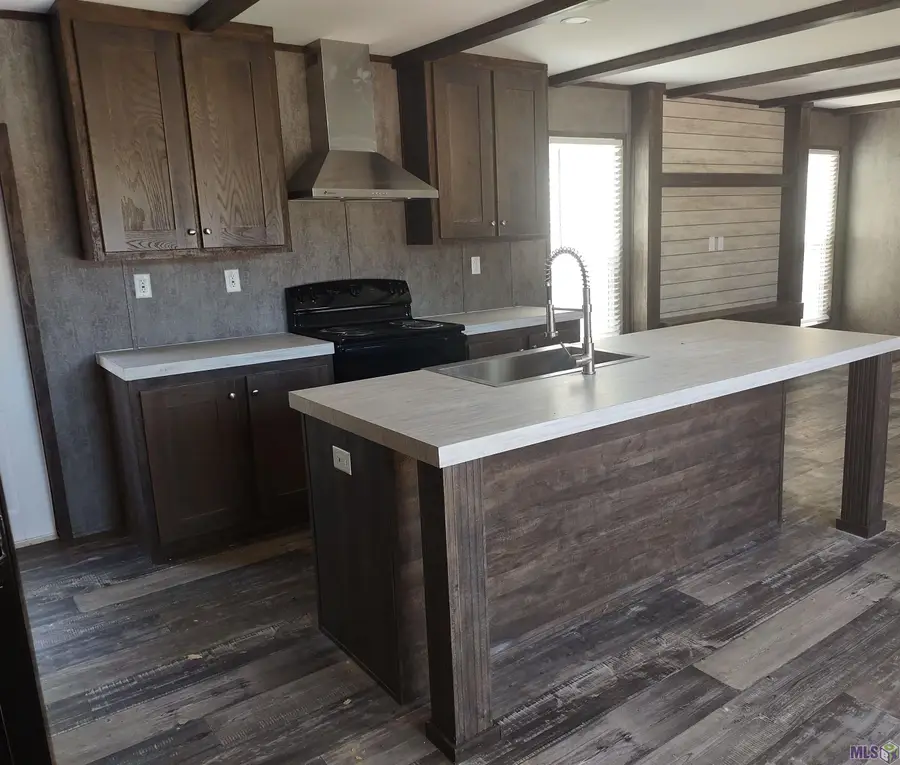 18884 Scivicque Ln, Denham Springs, LA 70726 - Image #2