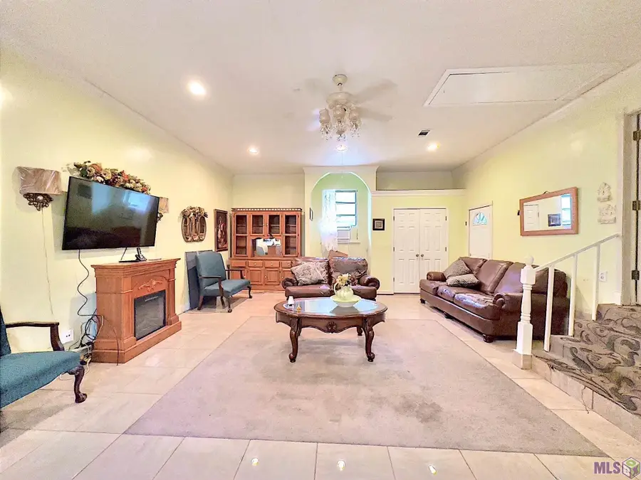 924 Valcour Dr, Baton Rouge, LA 70806 - Image #2