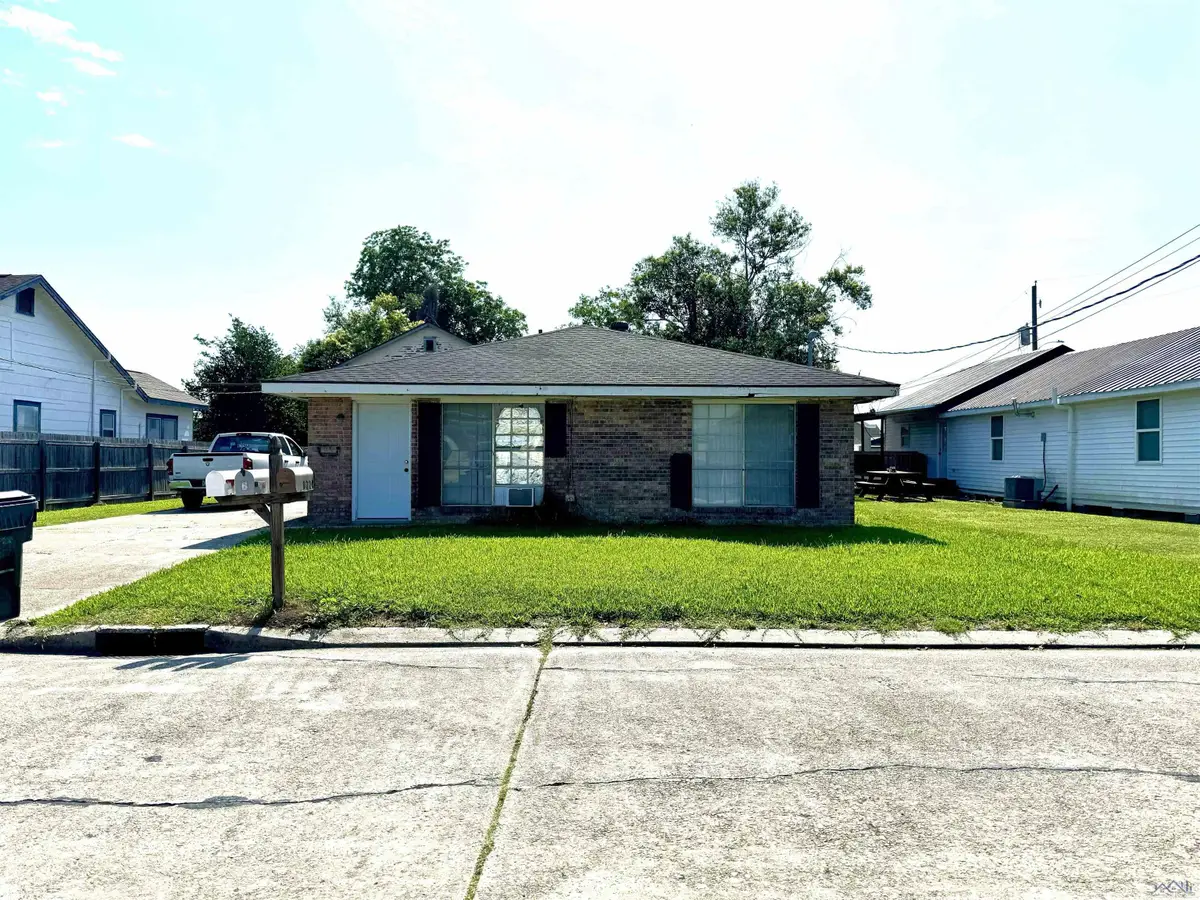 902A/B &902 1/2 Suthon Avenue #3, Houma, LA 70364 - #1