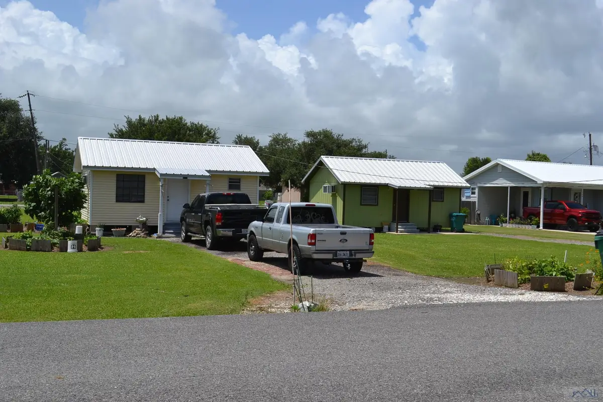 138 Armand St, Golden Meadow, LA 70357 - #1