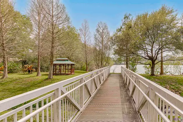 2956 Magazine Dr, Baton Rouge, LA 70816