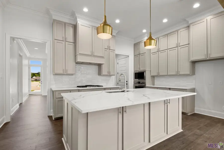 1150 Ivy Ct, Denham Springs, LA 70726 - Image #2