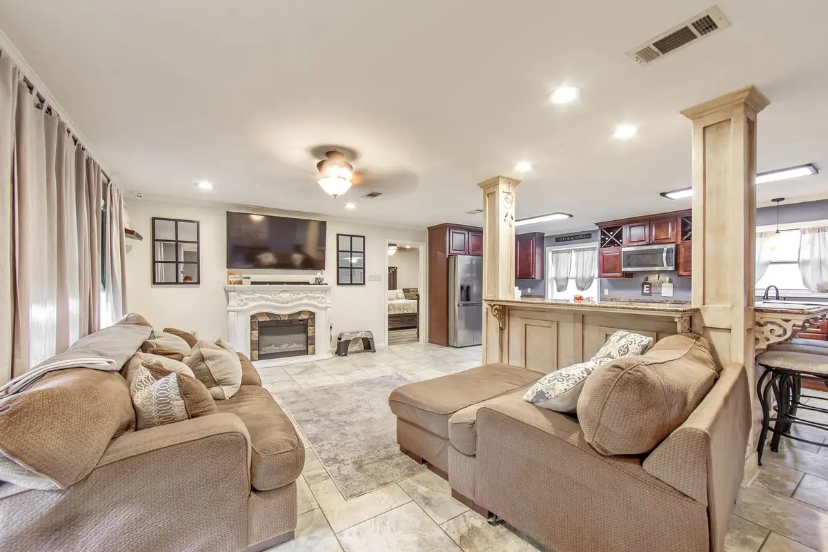 2103 Ruby Dr, Houma, LA 70363 - #1