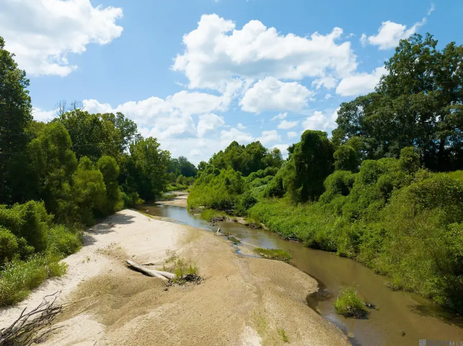 8536 Highland Rd, Saint Francisville, LA 70775 - Image #2