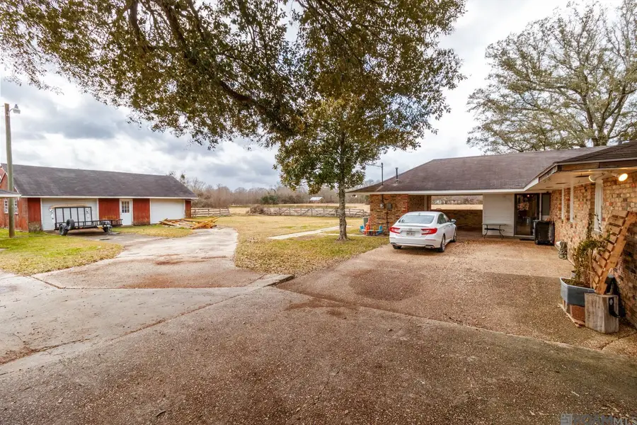 10854 Peairs Rd, Zachary, LA 70791 - Image #3