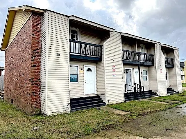 725 Woodland Dr, Laplace, LA 70068 - #1