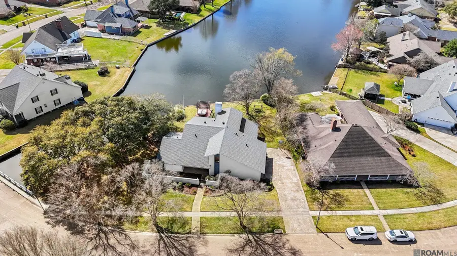 12426 N Lake Sherwood Ave, Baton Rouge, LA 70816 - Image #3