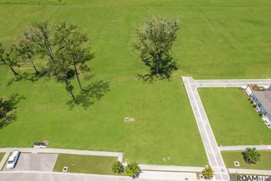 3031 Pointe-marie Dr, Baton Rouge, LA 70820 - Image #2