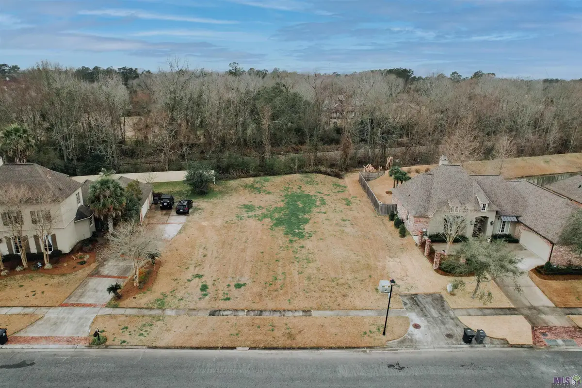 18936 Spyglass Hill Dr, Baton Rouge, LA 70809 - Image #1