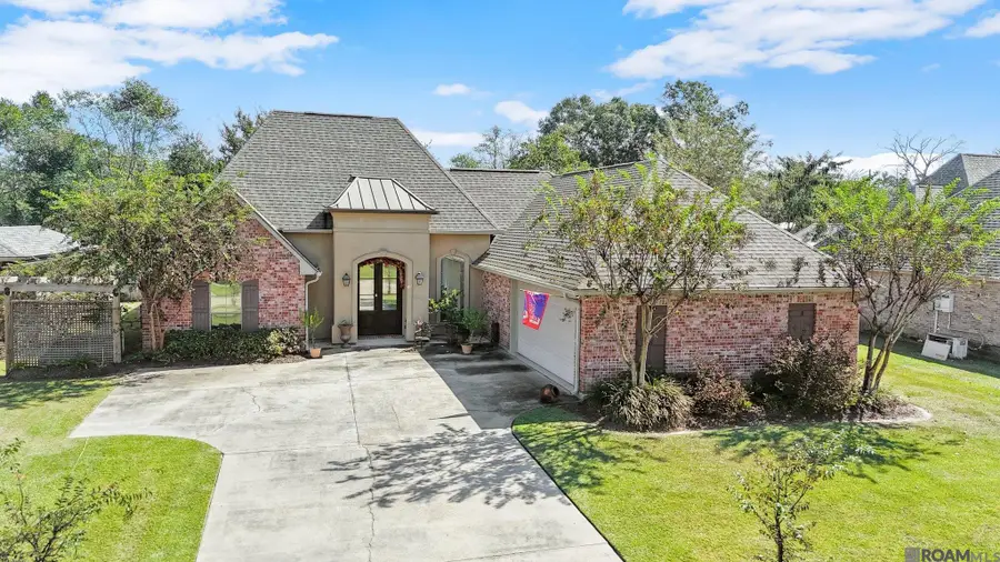 19886 Stone Hill Dr, Denham Springs, LA 70726 - #2