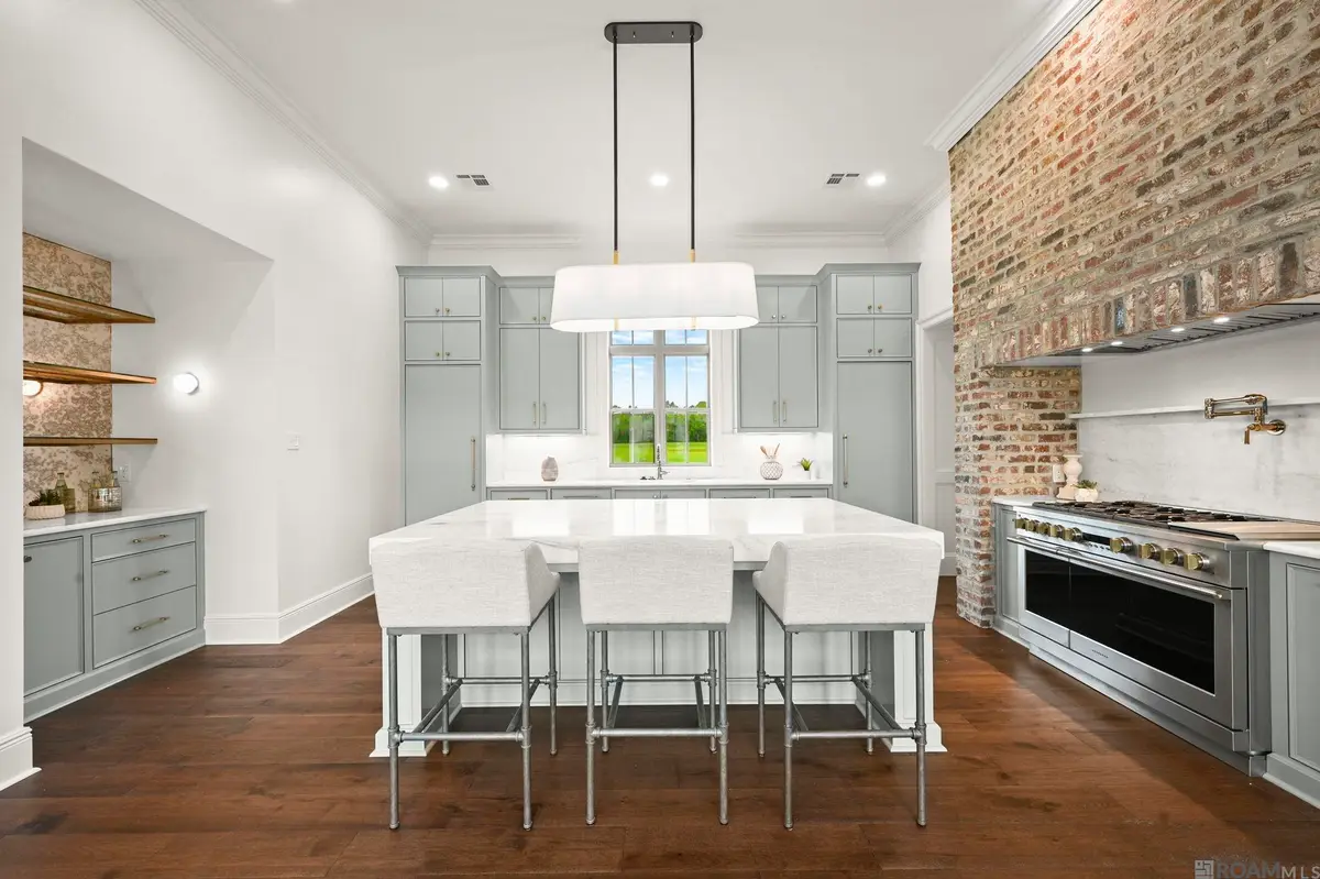 8638 Greenbrier Cove Rd, Baton Rouge, LA 70817 - Image #1