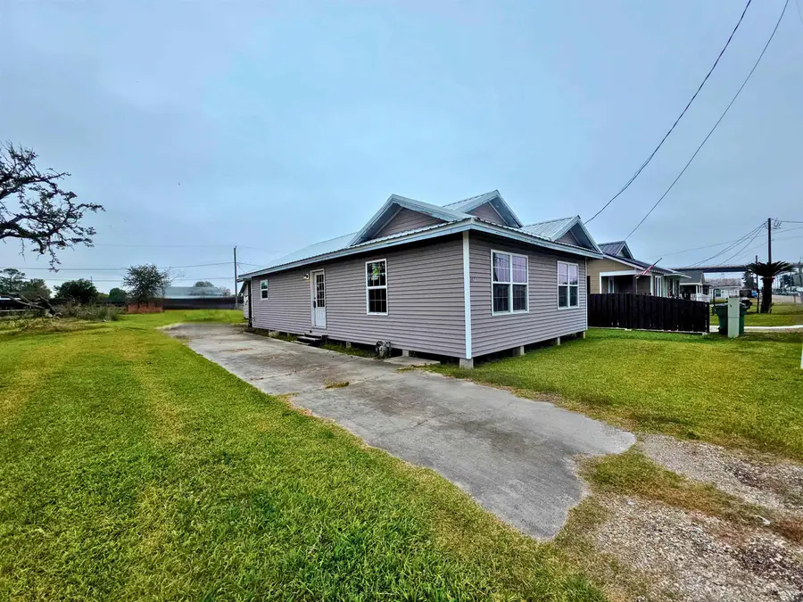207 East 2nd Street, Larose, LA 70373 - #2