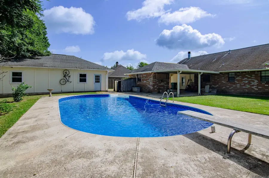 6647 Maple St, Zachary, LA 70791 - Image #2