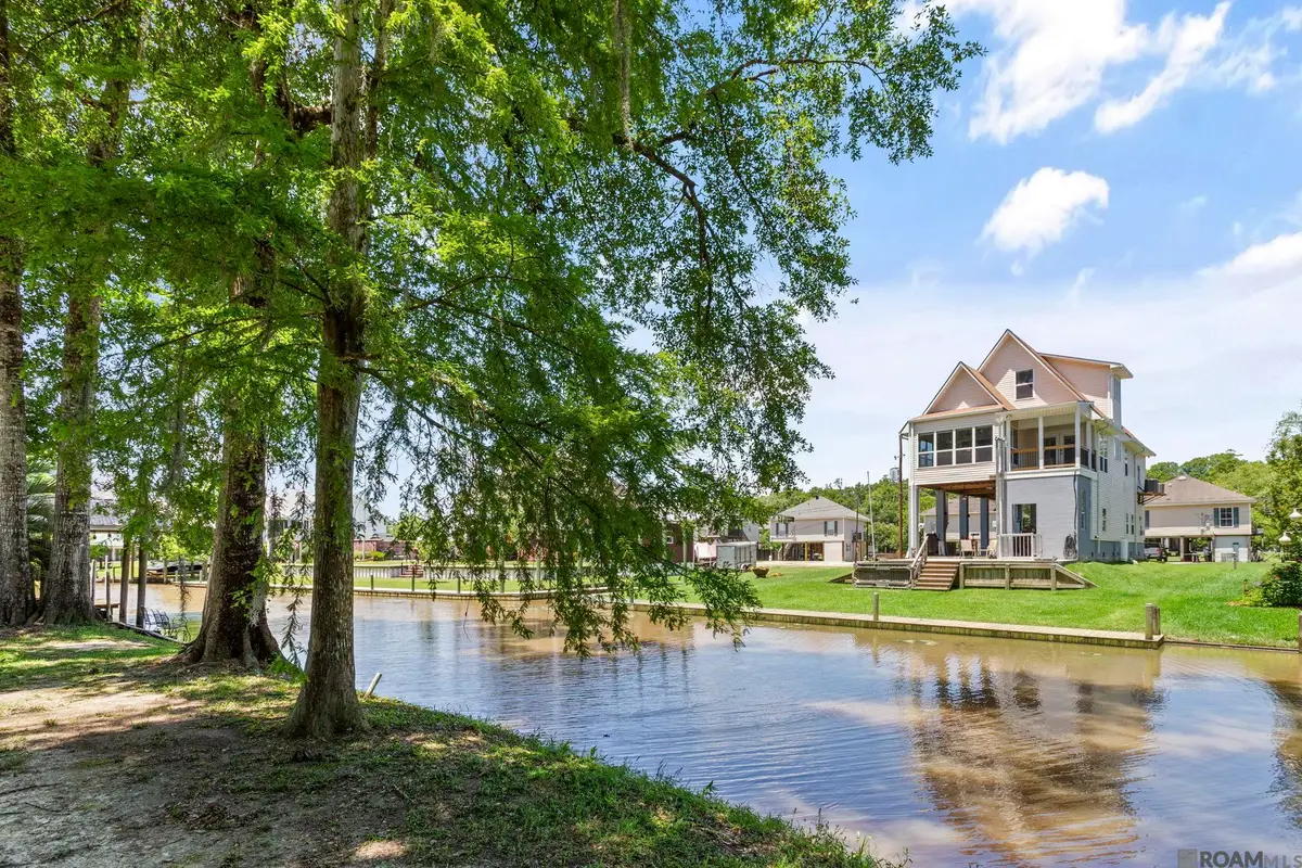 14442 Samantha Dr, Port Vincent, LA 70726 - Image #1