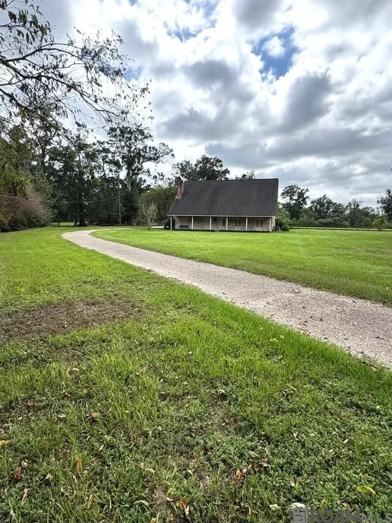1055 Bayou Paul Ln, Saint Gabriel, LA 70776 - Image #1