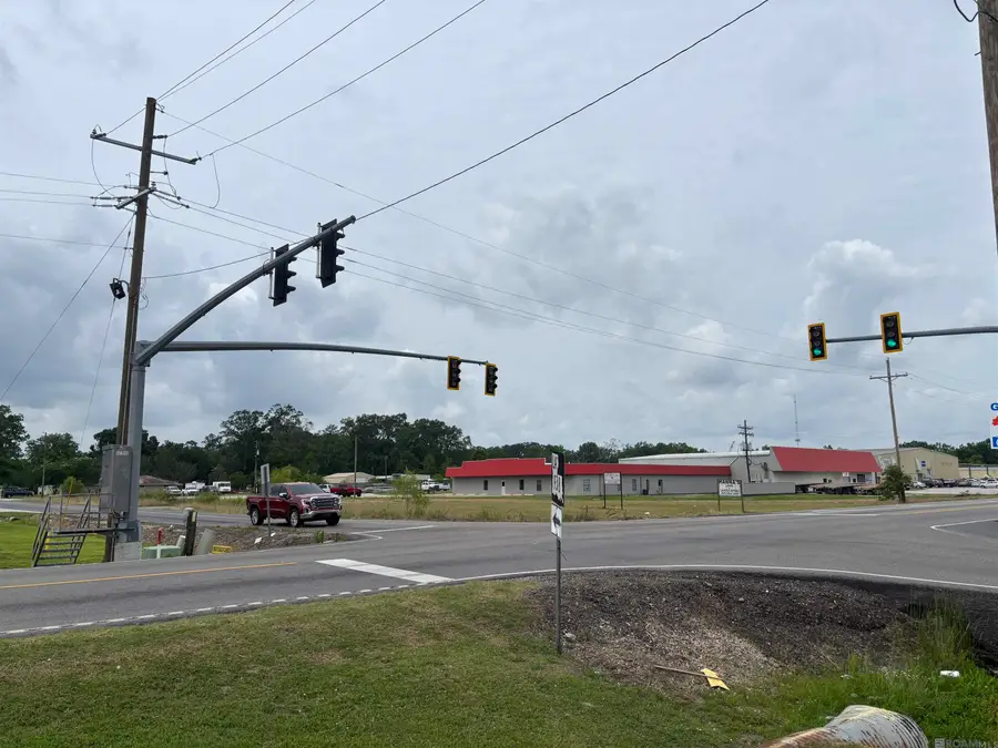 39251 La Hwy 74, Gonzales, LA 70737 - #2