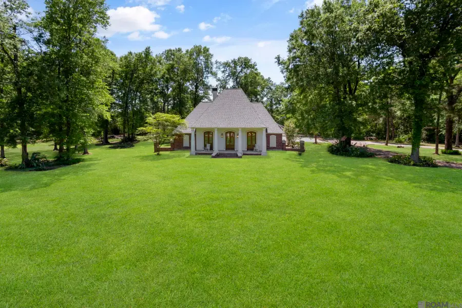 13422 Wood Creek Dr, Baton Rouge, LA 70818 - Image #2