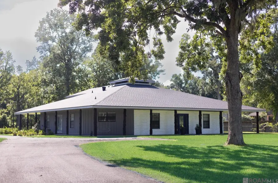 7167 Donaldson Dr, Gonzales, LA 70737 - Image #2