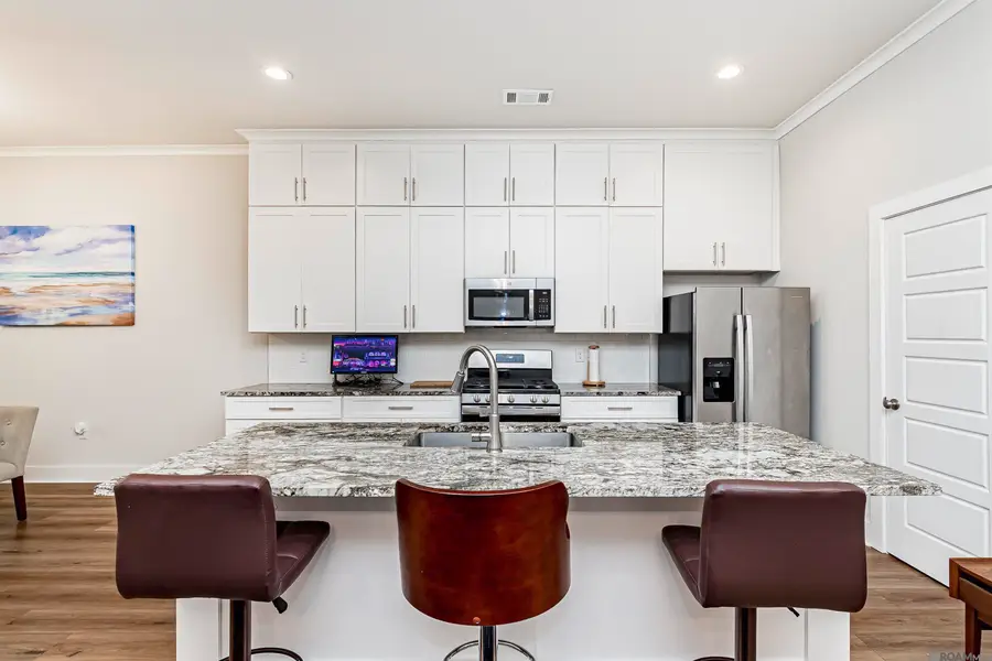 9558 Creekview Dr, Baton Rouge, LA 70836 - Image #2