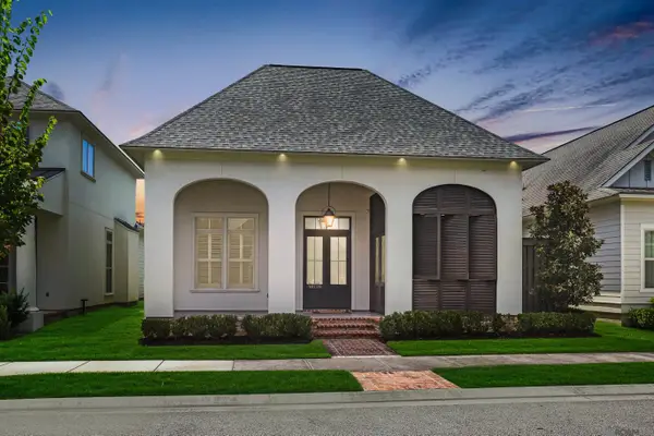 10720 Cane River Dr, Saint George, LA 70810