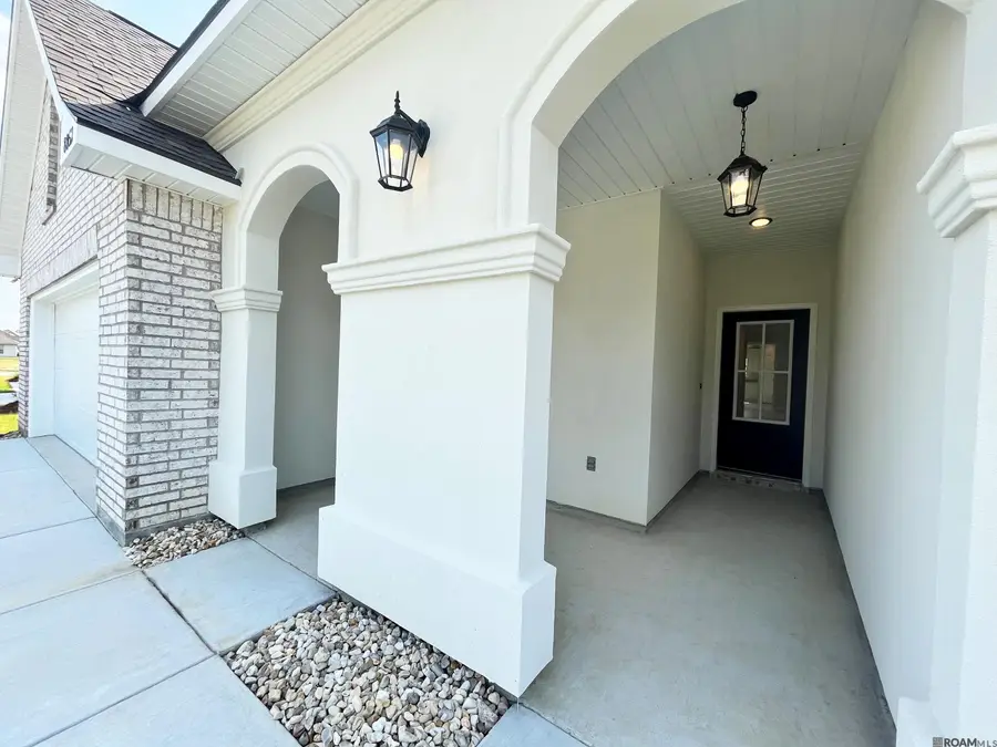 8862 Lyndanne Drive, Denham Springs, LA 70726 - Image #2