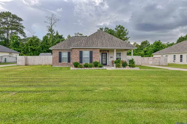 18049 Diaz Rd, Prairieville, LA 70769