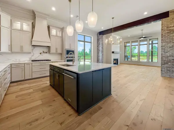 26307 Somerset Hills Ct, Denham Springs, LA 70726