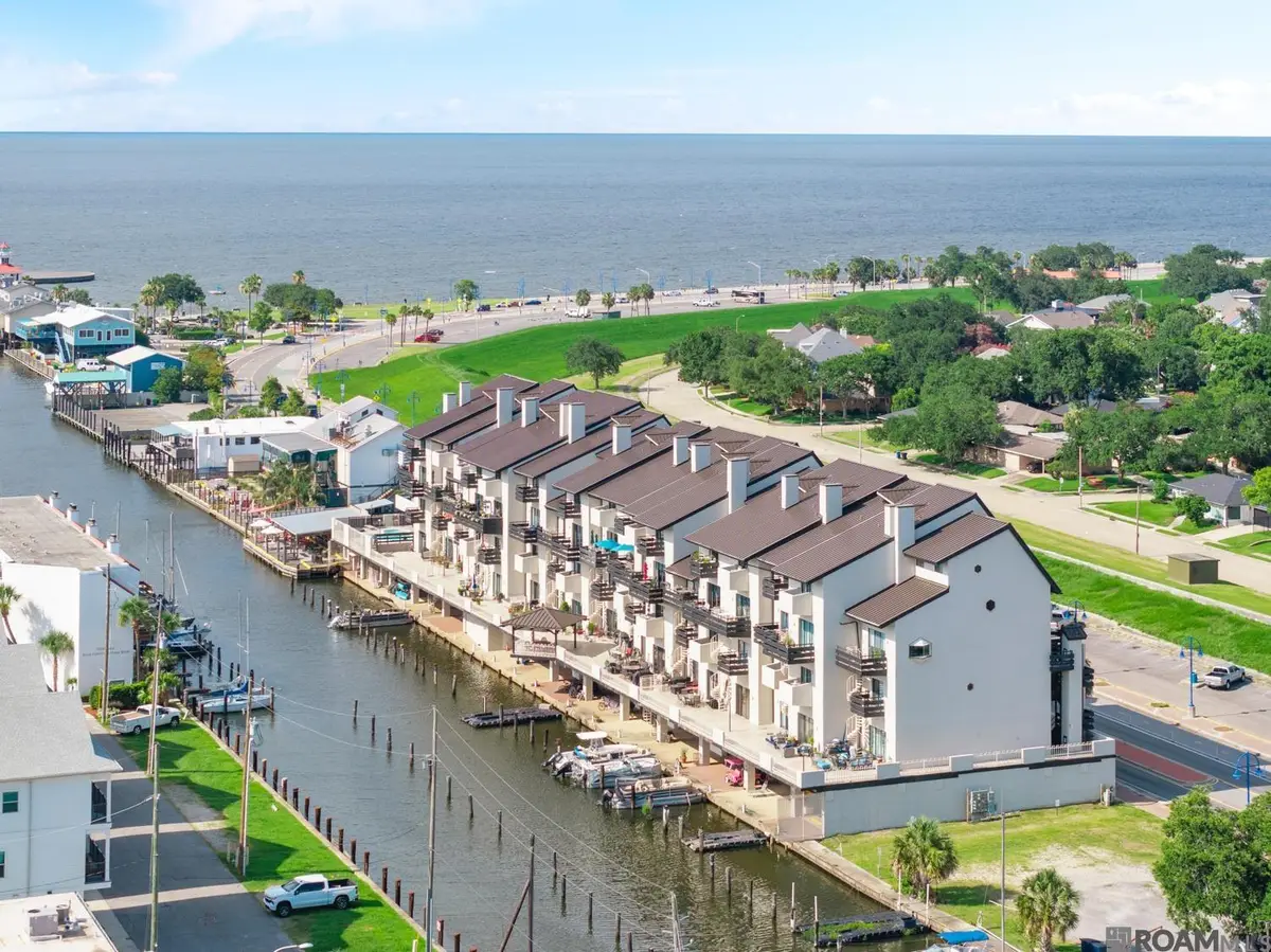 7300 Lakeshore Dr #2, New Orleans, LA 70124 - Image #1