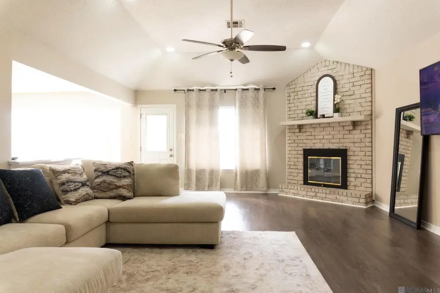 2104 Greenwood Dr, Laplace, LA 70068 - Image #3