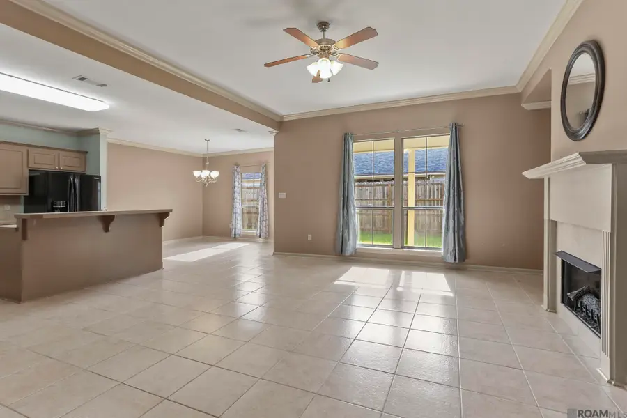 6526 Cameren Oaks Dr, Baton Rouge, LA 70817 - Image #3