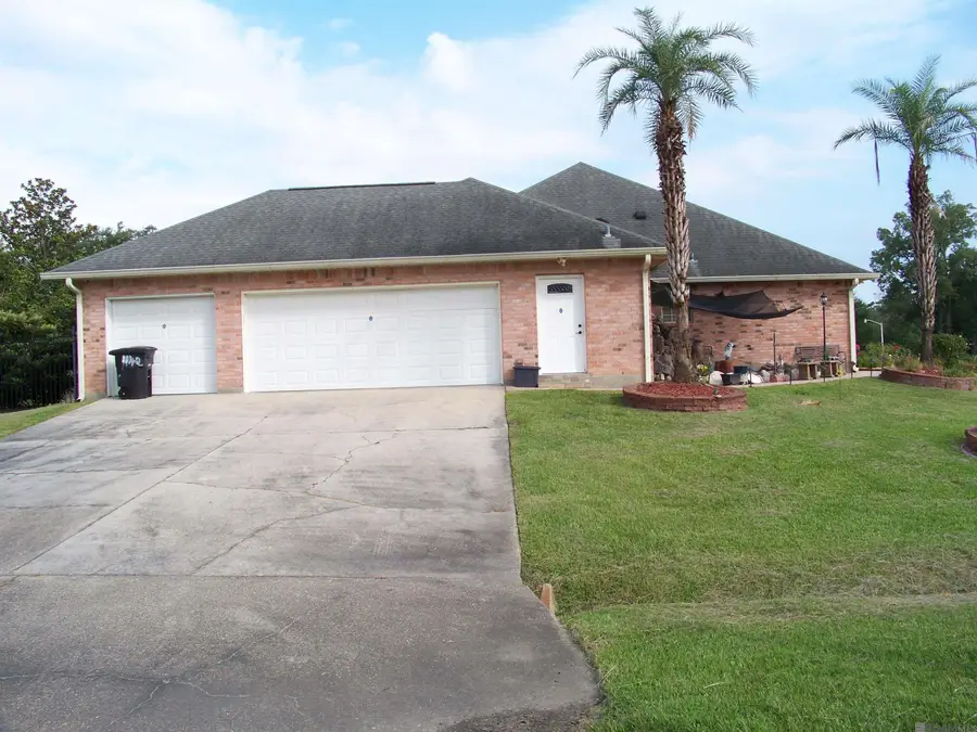 1142 Pompey Dr, Baton Rouge, LA 70816 - Image #2