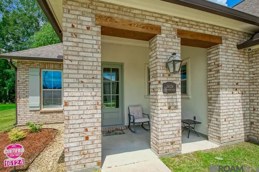 16124 Blackstone Dr, Pride, LA 70770 - Image #2