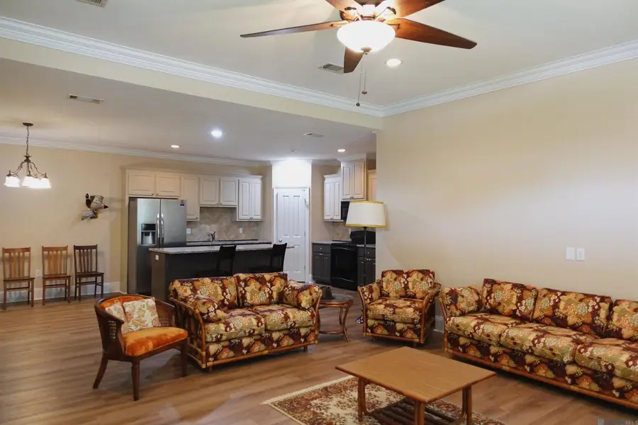 902 Woodhue Dr, Village Saint George, LA 70810 - Image #3