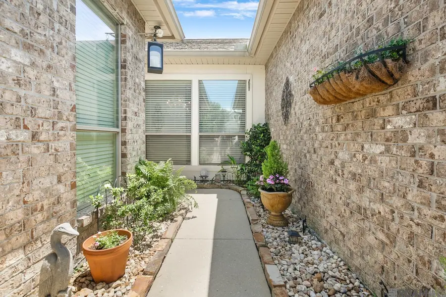 5370 Courtyard Dr, Gonzales, LA 70737 - Image #3
