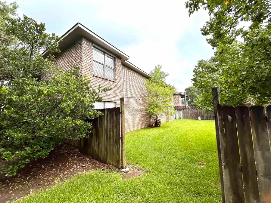 751 Hammond Manor Dr, Baton Rouge, LA 70816 - Image #2