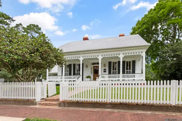 11833 Ferdinand St, St Francisville, LA 70775