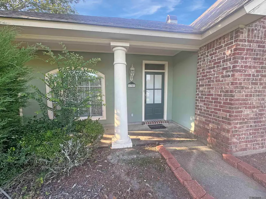 1707 Old Barnwood Ave, Zachary, LA 70791 - Image #2