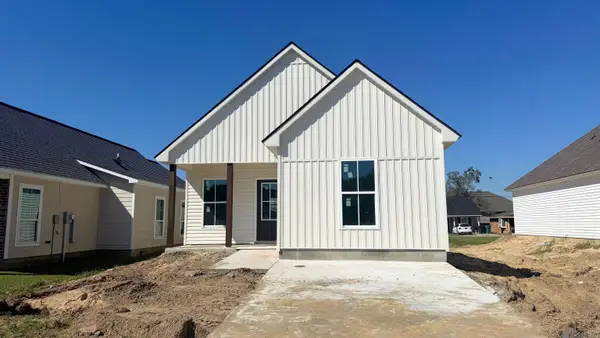 519 S Iberville Ave, Gonzales, LA 70737