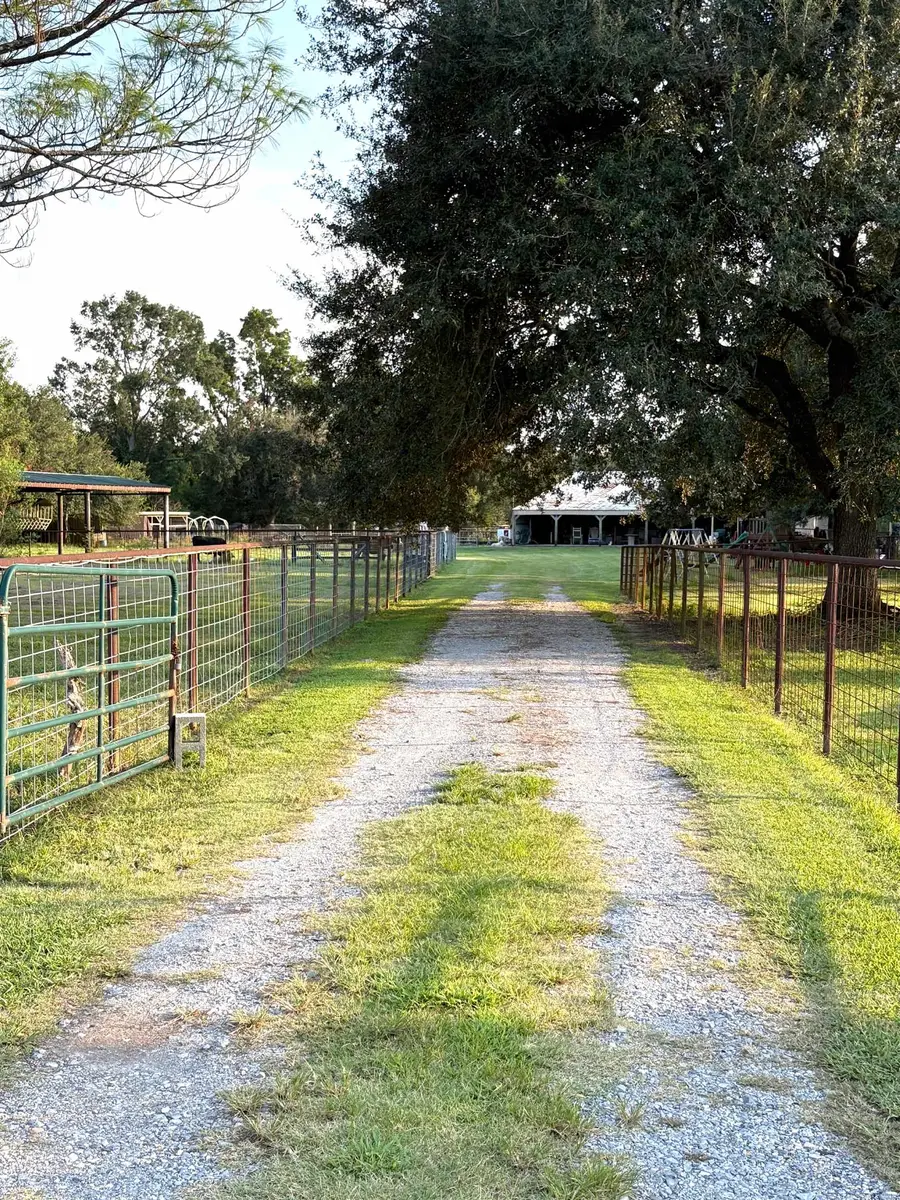 201 Oak St, Labadieville, LA 70372 - #2